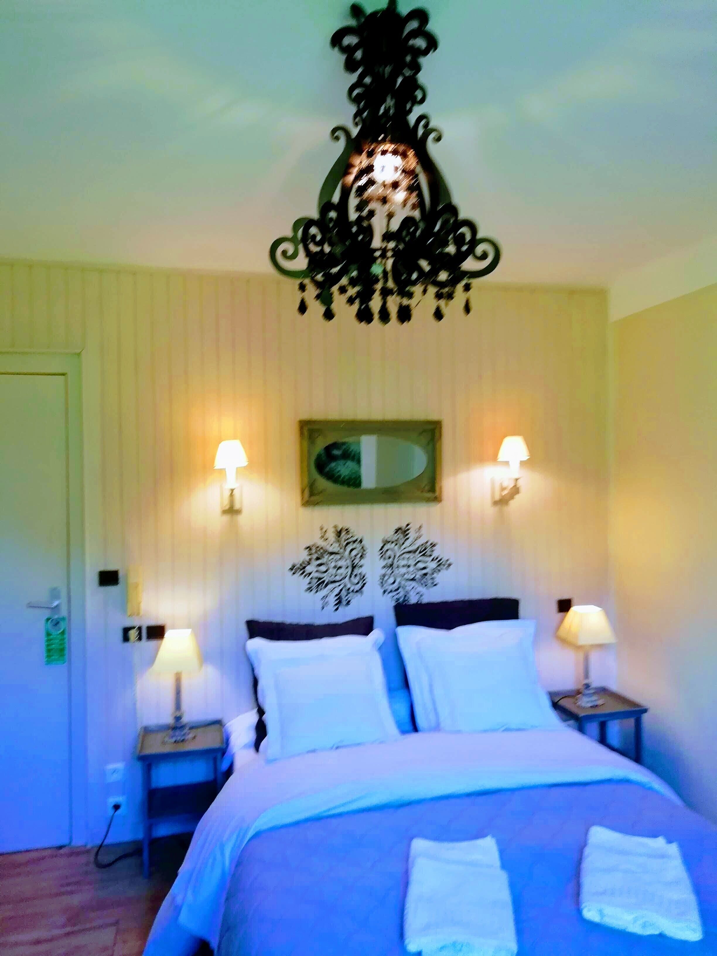 la Mirabelle - casteil Country House /Restaurant 