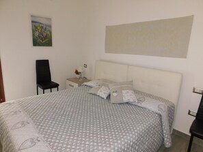 Soundproofing, cots/infant beds, rollaway beds, free WiFi - B&B Sos Manneddos (Posada)