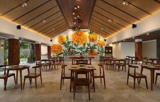 Daily buffet breakfast (IDR 175000 per person)