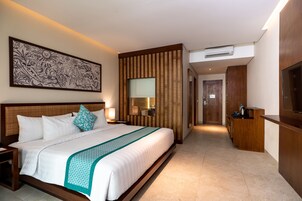Lagoon Suite | Premium bedding, minibar, in-room safe, desk