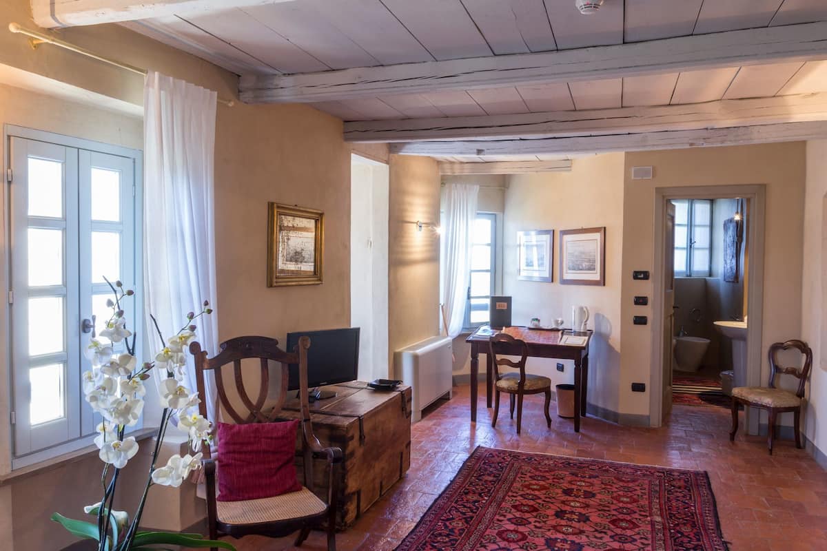 Een kluis op de kamer, gratis babybedden, gratis wifi, beddengoed
