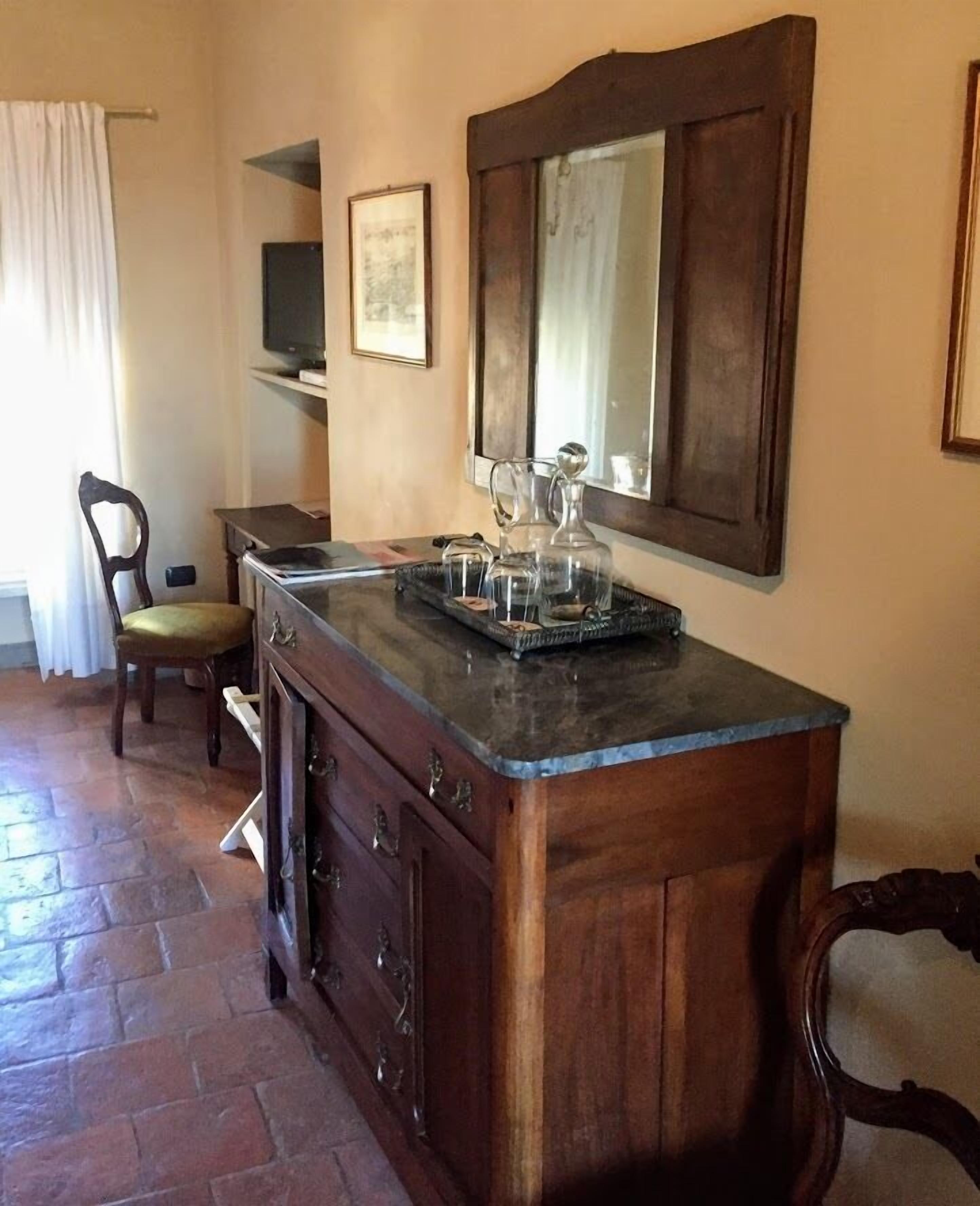 deluxe room | in-room safe, free cots/infant beds, free wifi, bed sheets