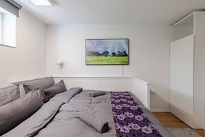 4 camere, una scrivania, ferro/asse da stiro, Wi-Fi gratuito