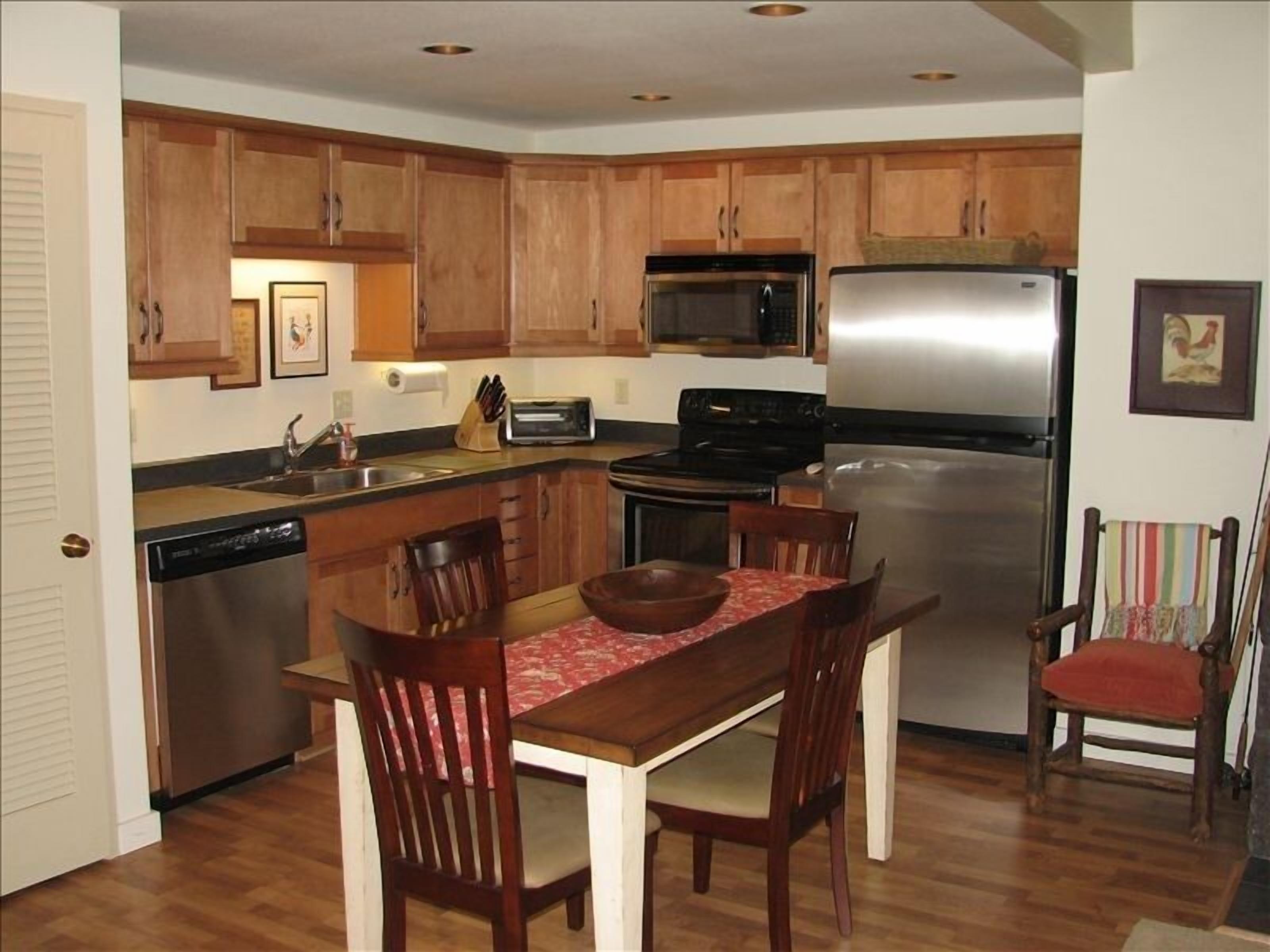 Black Butte Beauty - Charming Updated Cabin - Discount for weekly stays