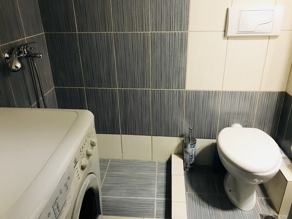 Bathroom - Merilyn Central Apartment (Athens)