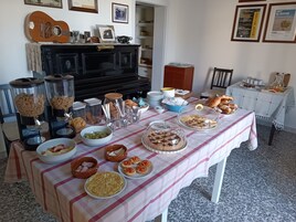 Desayuno completo incluido todos los días 
