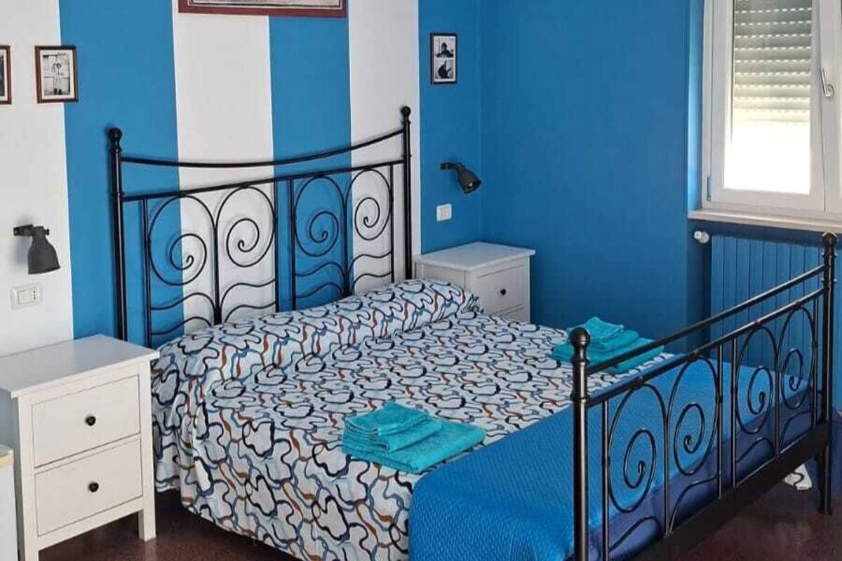 Standard Double Room (blu)