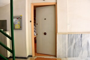 Interior entrance - Smart Location (Athens)