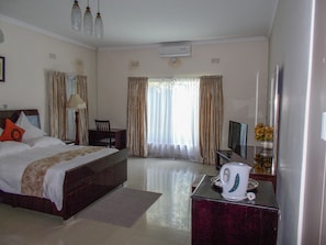 Superior Suite, 1 King Bed