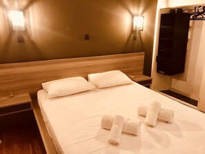 Apartment | Bed sheets - Renovated minimal aptm next to metro (Athens)