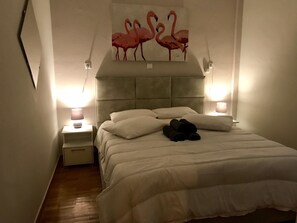 Romantic Apartment, 1 King Bed with Sofa bed | Desk, iron/ironing board, free WiFi, bed sheets