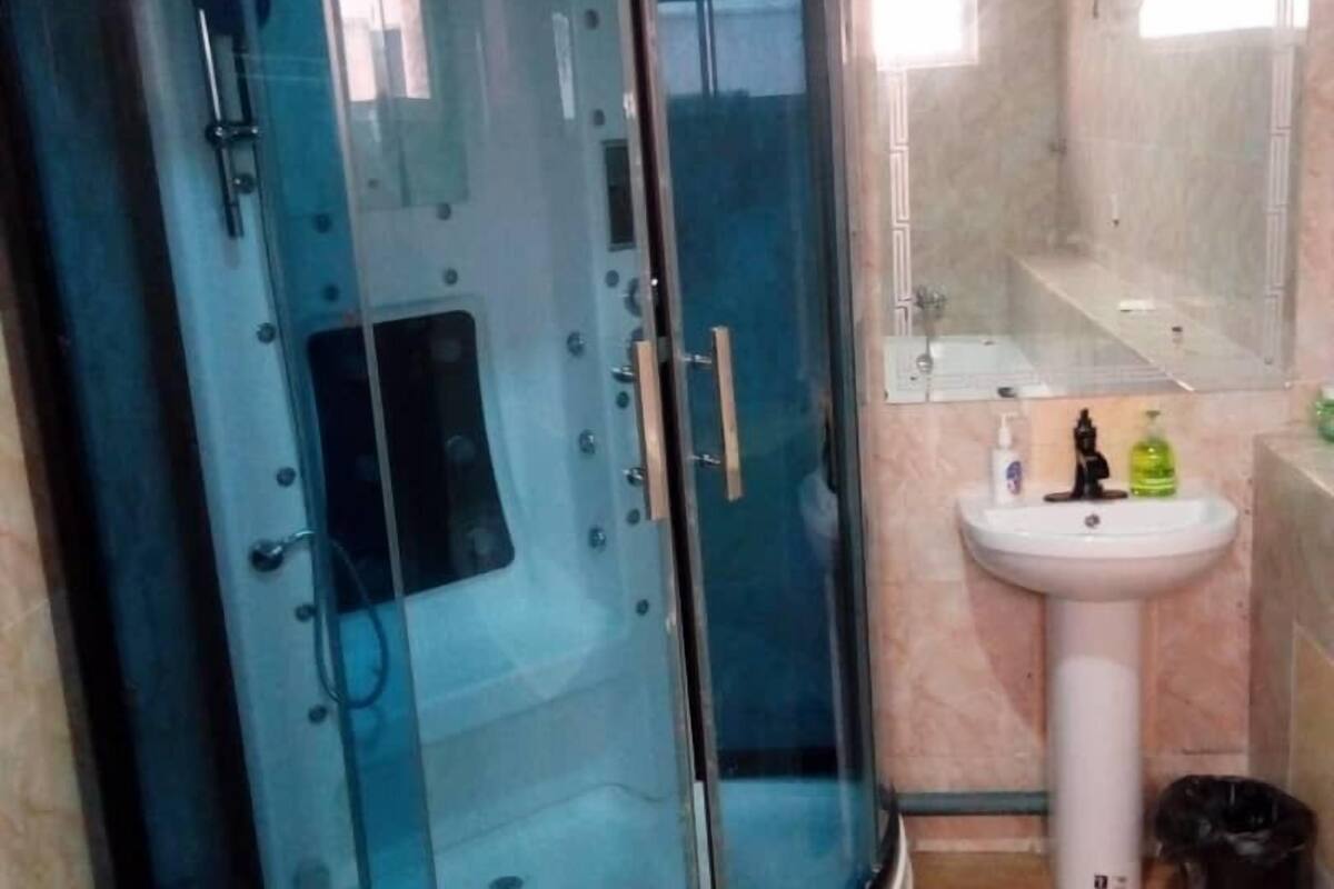 Bathroom shower