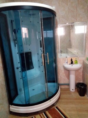Ducha del cuarto de baño