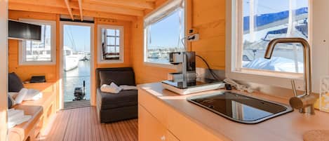 Exclusive Room, Accessible, Sea View | Private kitchenette | Stovetop, espresso maker, cookware/dishes/utensils
