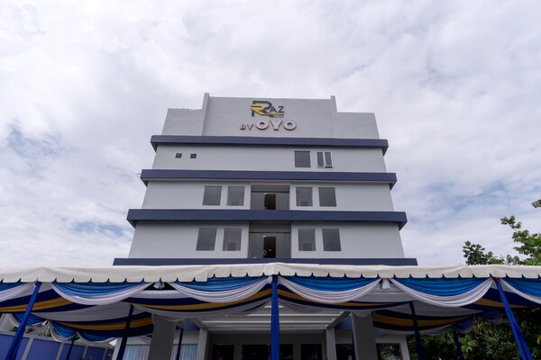 橡树联排别墅酒店靠近苏门答腊北方大学(原拉兹公寓) - 棉蘭