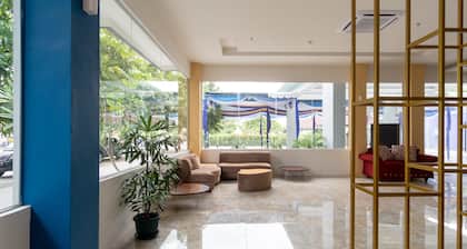 Capital O 436 Raz Residence
