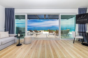 Panoramic Suite with Balcony and Whirpool | Minibar, in-room safe, desk, laptop workspace - Hotel In Excelsis (Novalja)