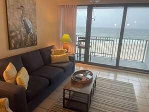 Smart TV, fireplace, DVD player, books - Fantastic Direct Gulf Front Condo ~ Walk to Hangout-Perfect for Beach Bums (Gulf Shores)