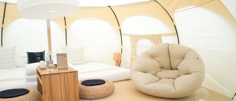 Premium bedding, Tempur-Pedic beds, minibar, free WiFi