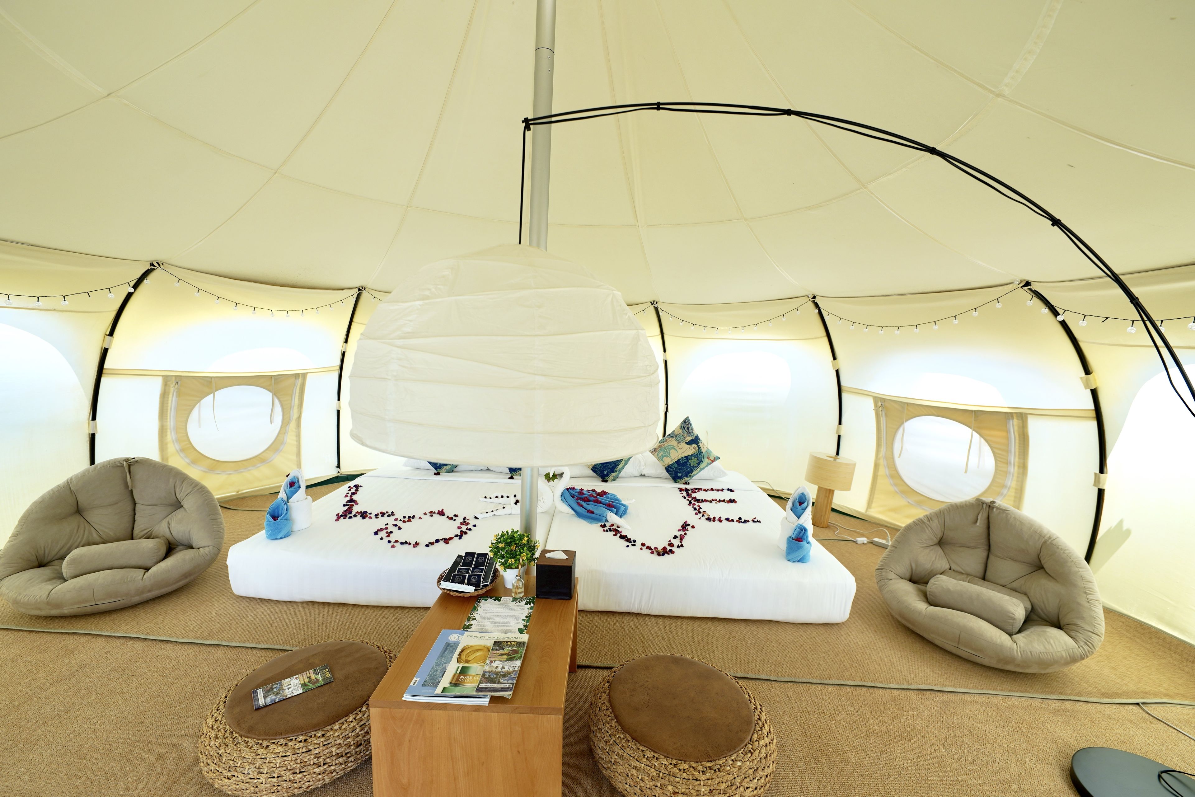 Premium bedding, Tempur-Pedic beds, minibar, free WiFi