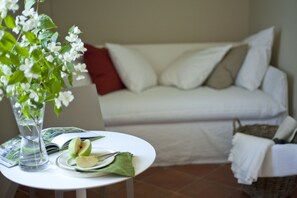 Comfort Triple Room, Garden View | Extra beds - Cascina San Giorgio (Valenza)