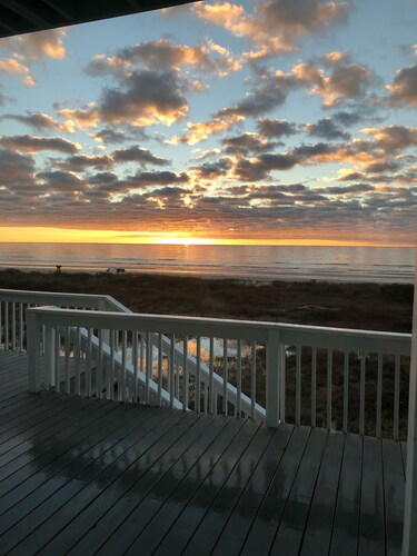Beachfront Surfside Home Gulf Views, Wraparound Decks, King + Bunks, Sleeps 12