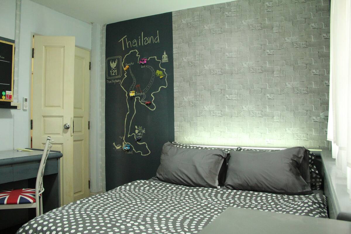 Rollaway beds, free WiFi, bed sheets