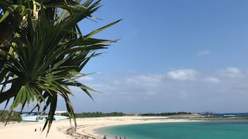 Una spiaggia nelle vicinanze