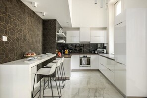 Apartment, 2 Bedrooms | Private kitchen | Fridge, microwave, oven, stovetop - Luxury Home Plus (Budapest)