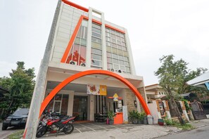 Front of property - OYO 450 Semampir Residence (Surabaya)