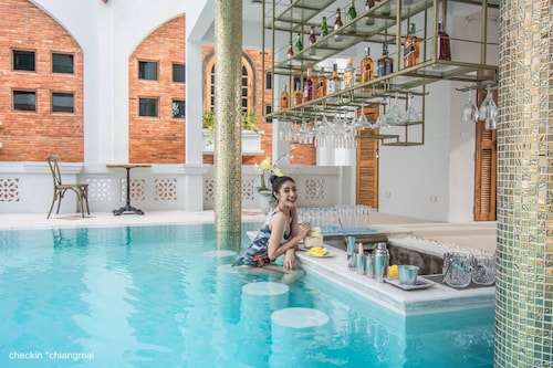 Lanna Oriental Hotel