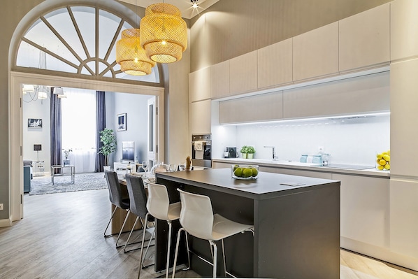 Apartment, 2 Bedrooms | Private kitchen