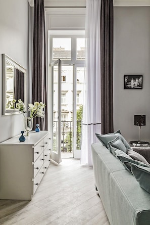 Apartment, 2 Bedrooms | Living area