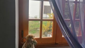 1 kamar tidur, setrika/meja setrika, Wi-Fi gratis, dan seprai linen