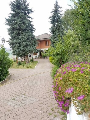 Property grounds - La Casa nel Verde (Calosso)