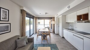 Penthouse Eksklusif, Beberapa Tempat Tidur, Bebas Asap Rokok | Area keluarga | TV layar datar
