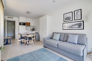 Comfort Studio, 1 Katil Kelamin (Double) dengan Katil Sofa, Non Smoking | Dapur peribadi | Peti sejuk, ketuhar, dapur, mesin basuh pinggan mangkuk 