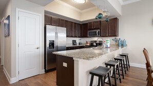 Private kitchen - Alerio C402 - Flr4 - 3BR 2BA - (Miramar Beach)