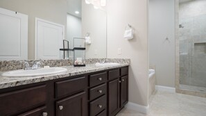 Separate bathtub and shower - Alerio C402 - Flr4 - 3BR 2BA - (Miramar Beach)