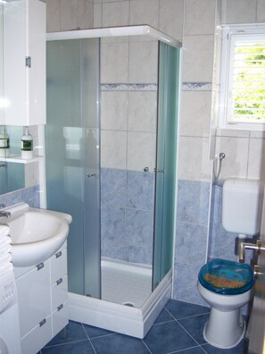 Standard Apartment, 2 Bedrooms, Balcony, Sea View (A3) | Bathroom