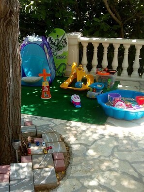 Garden - Apartments Tomi (Novalja)