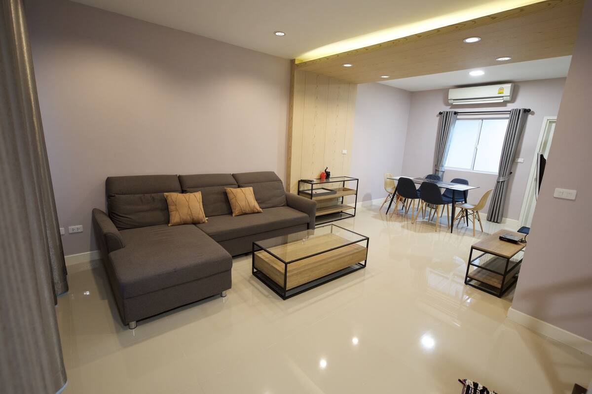 Family Townhome, Multiple Beds, Non Smoking | Living area
