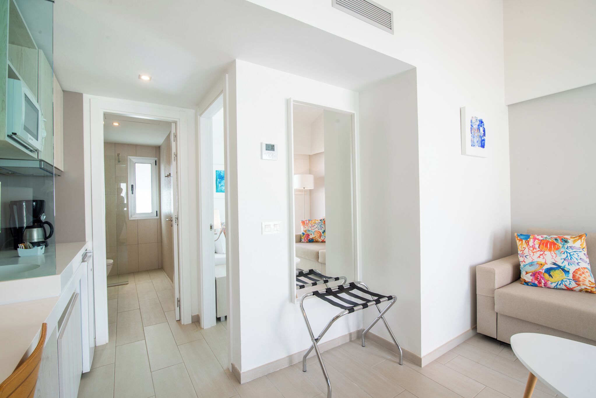 1 bedroom, down duvets, desk, laptop workspace