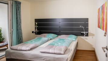 1 Schlafzimmer, hochwertige Bettwaren, Daunenbettdecken, Zimmersafe