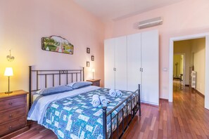 Apartment, 3 Bedrooms | 3 bedrooms, free cribs/infant beds, free WiFi, bed sheets