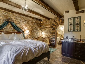 Romantisk dobbeltrom, eget bad, elveutsikt (Olde Rose Suite)