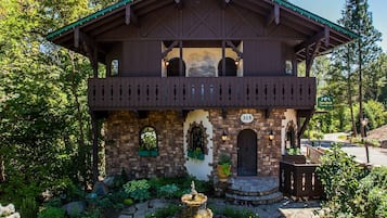 Romantic Double Room, Ensuite, River View (Brookside Suite) | Exterior