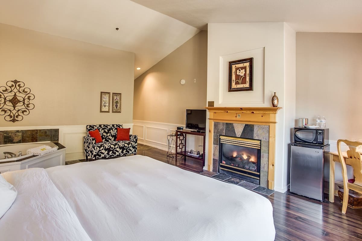 Chambre Double Romantique, salle de bains attenante (King Spa Suite) | Wi-Fi