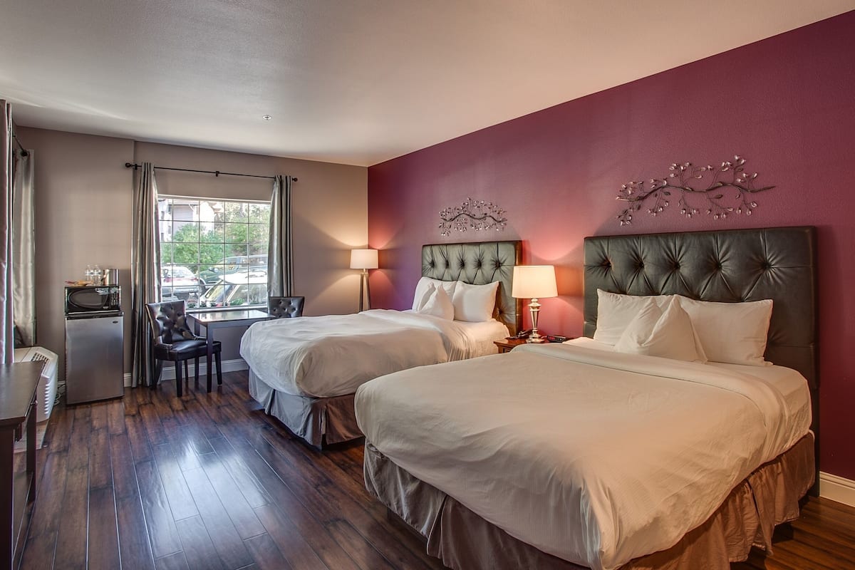 Chambre Double Deluxe, salle de bains attenante (Queen/Queen Room) | Wi-Fi