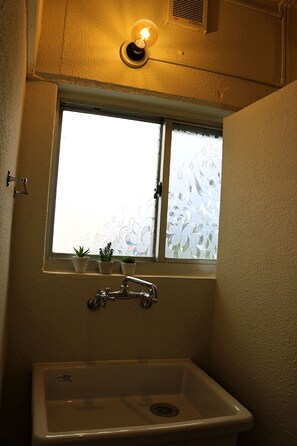 하우스 (Private Vacation Home) | 욕실 | 별도의 욕조 및 샤워 시설, 전신 욕조, 무료 세면용품, 헤어드라이어